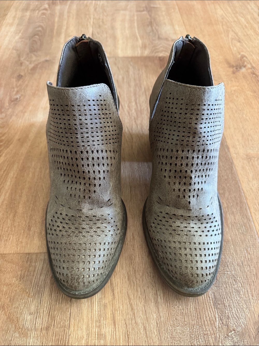 Blowfish Women's Perforated Cutout Ankle Booties - Gray